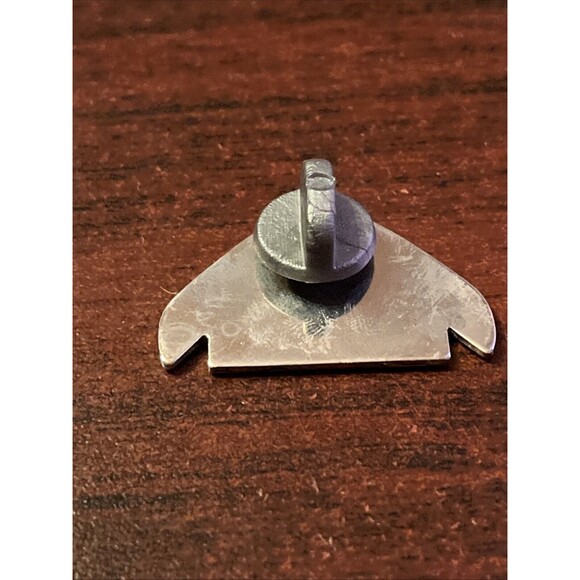 Outback Steakhouse 2001 Beauty Of A Bonzer Boomerang Lapel Hat Pin - Picture 3 of 3